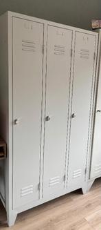 Lockerkast drie deurs lichtgrijs/lichtgroen, Ophalen, Gebruikt