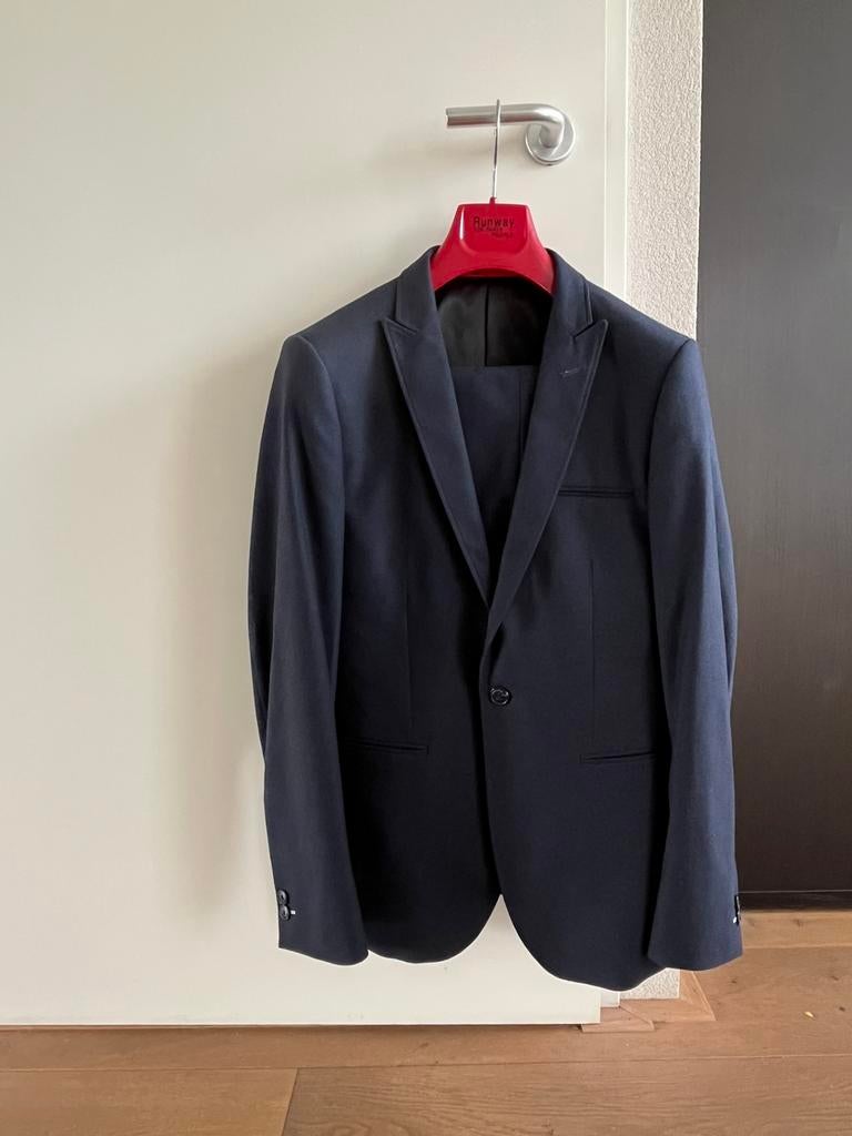 Runway partypak/kostuum gala donkerblauw mt48, Kleding | Heren, Kostuums en Colberts, Ophalen, Zo goed als nieuw, Maat 48/50 (M)