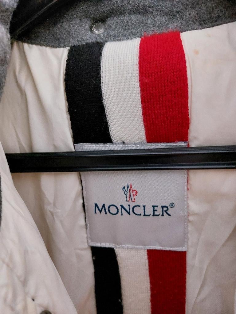 Moncler jas Dons, Ophalen, Moncler, Grijs, Gedragen