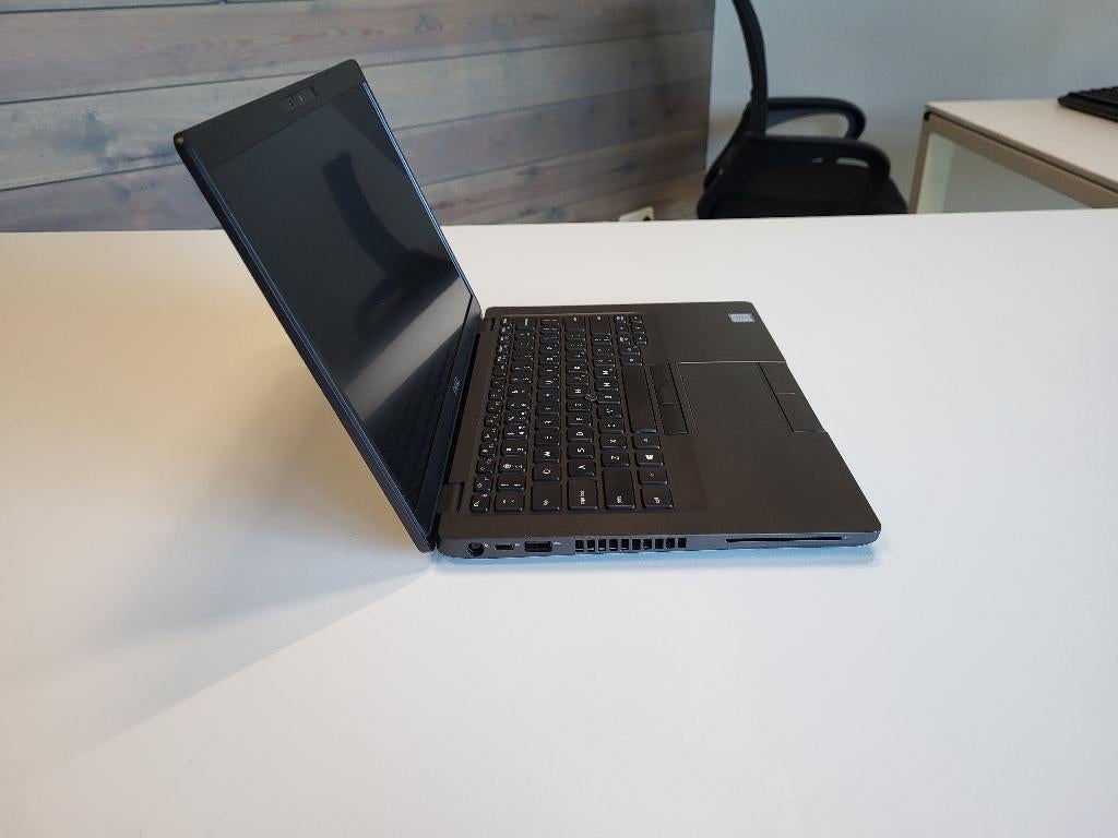 Dell Latitude 5400, Computers en Software, Windows Laptops, 256 GB, 2 tot 3 Ghz, Info@dell.com, Zo goed als nieuw