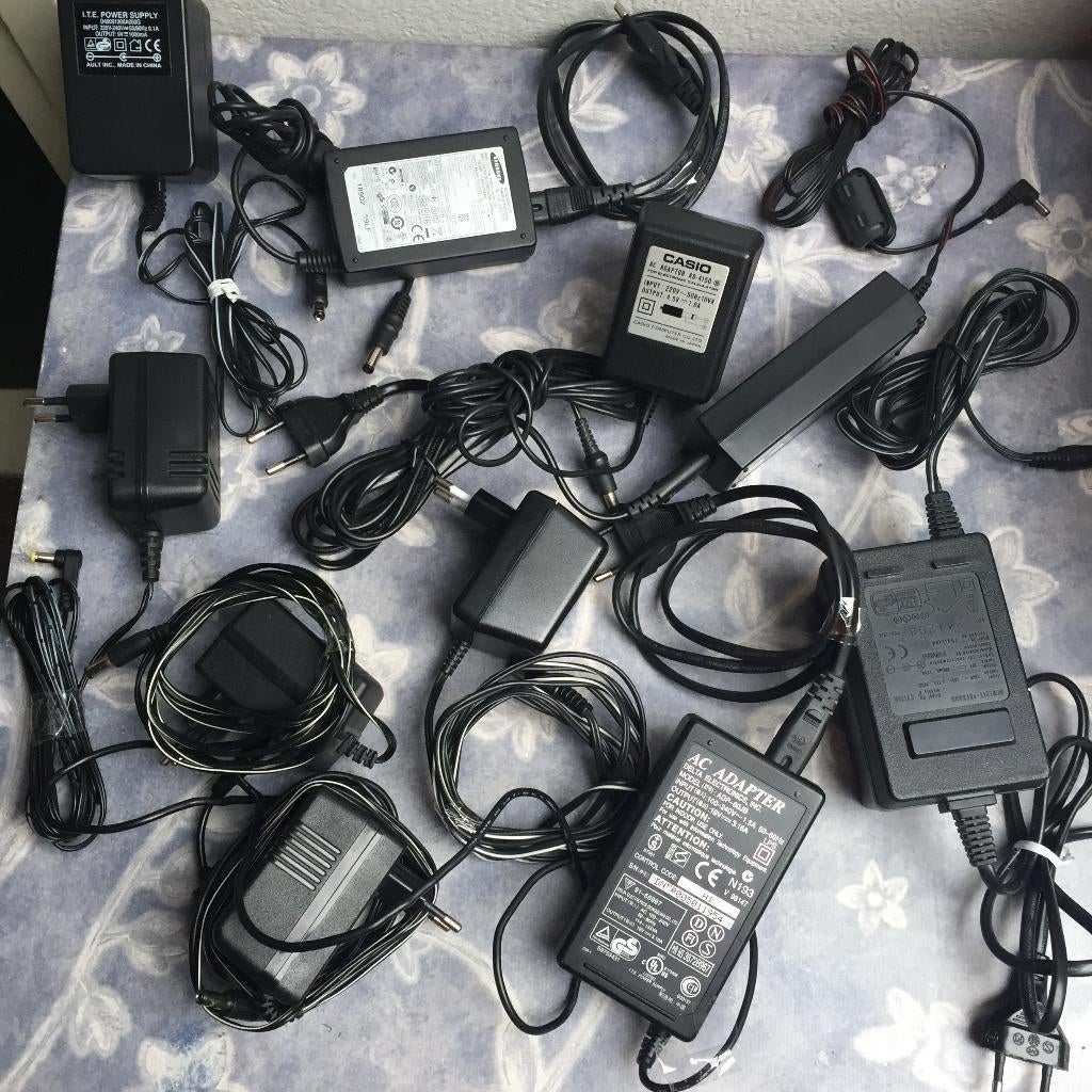 Diverse opladers / adapters, Ophalen, Gebruikt