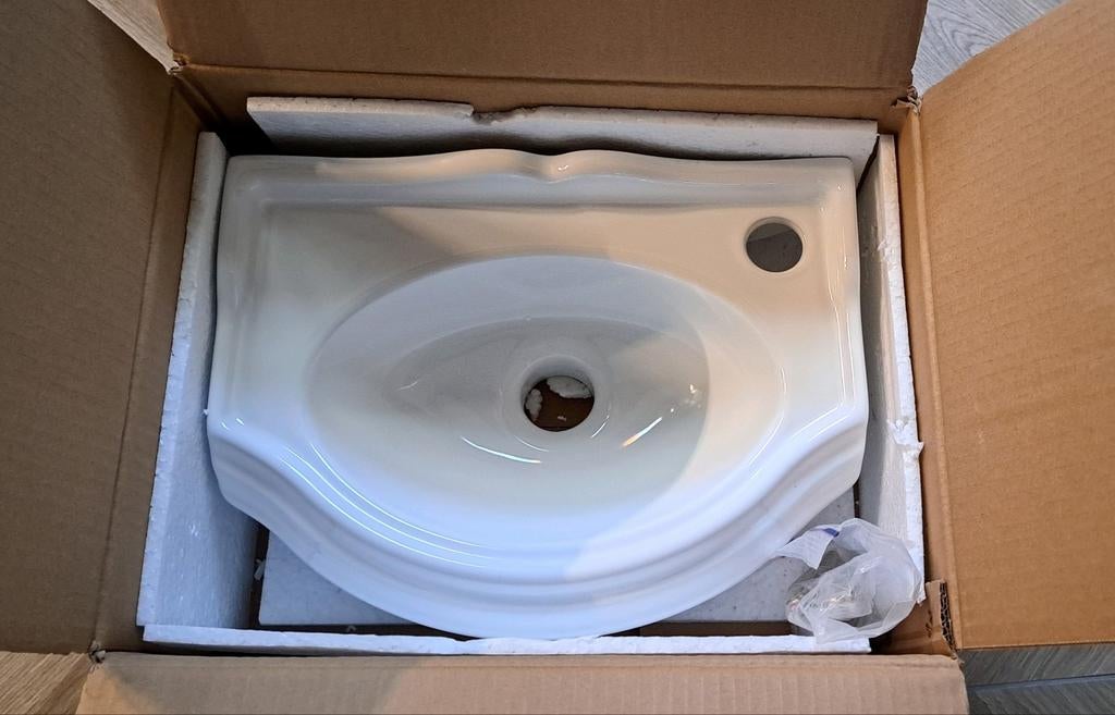 Twee Differnz fonteintjes NIEUW - nog maar één te koop, Doe-het-zelf en Verbouw, Sanitair, Nieuw, Douche, Ophalen of Verzenden