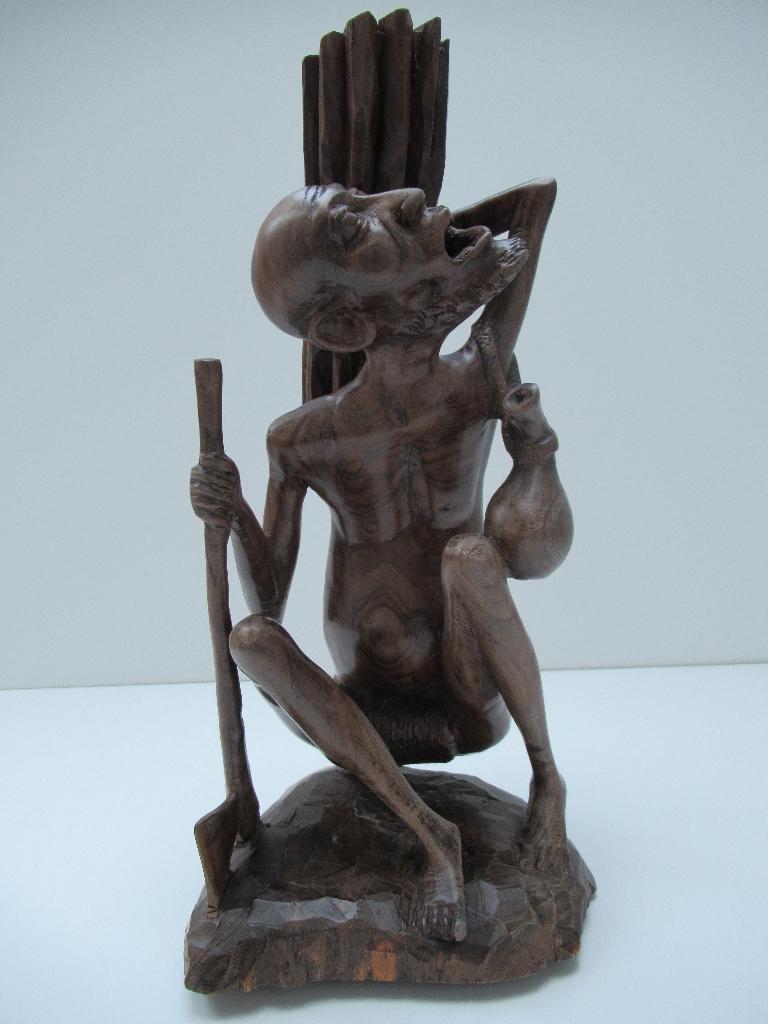 Handgemaak houtsnijwerk beeld Old Man Kenia, Antiek en Kunst, Verzenden, Afrika, Hout, Beeld
