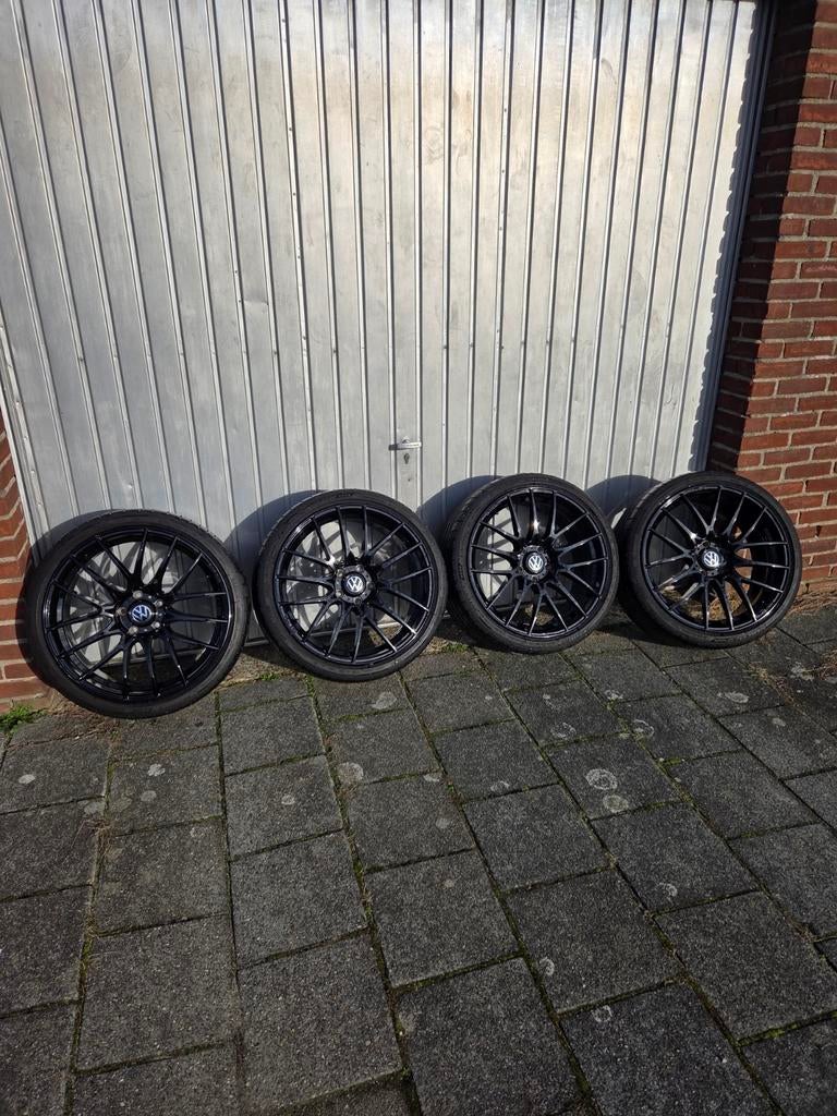Z.G.A.N. Tomason TN26 black 19inch met Bridgestone zomerband, Gebruikt, Banden en Velgen, 235 mm, Personenwagen