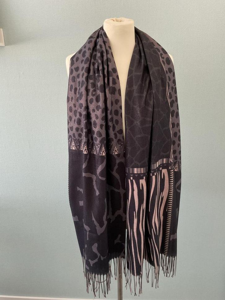 Mooie nieuwe sjaal met gouddraad, Kleding | Dames, Mutsen, Sjaals en Handschoenen, Nieuw, Sjaal, Maat 46/48 (XL) of groter, Ophalen of Verzenden