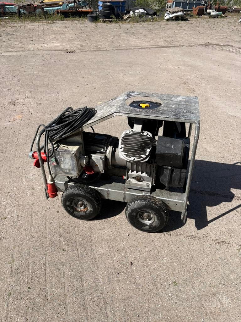 Schoonewil SLE 75 compressors, Doe-het-zelf en Verbouw, Ophalen, 6 tot 10 bar, 25 tot 100 liter, Mobiel