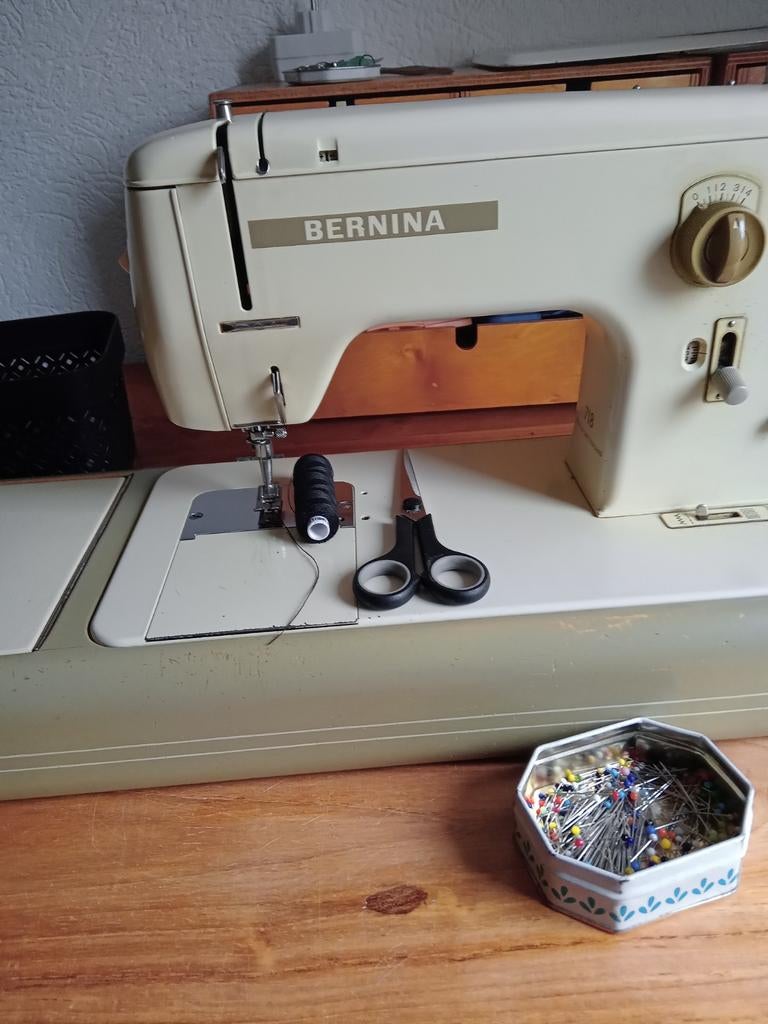 Bernina  naaimachine geheel in orde 718, Ophalen, Gebruikt, Naaimachine, Bernina