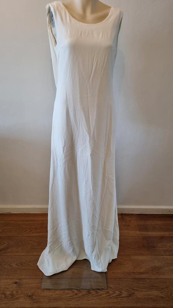 Witte jurk met open rug- maat 44, Kleding | Dames, Jurken, Zo goed als nieuw, Maat 42/44 (L), Wit, Onder de knie, Ophalen of Verzenden