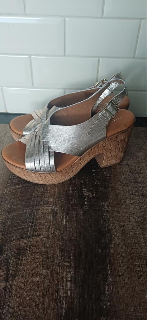 Van Assem schoenen brons zilver metallic maat 38, Kleding | Dames, Schoenen, Overige kleuren, Zo goed als nieuw, Van Assem, Sandalen of Muiltjes