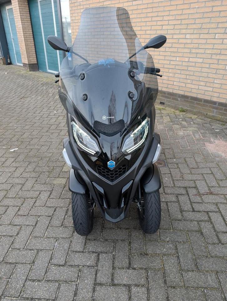 piaggio mp3 4oo sport nieuwstaat 1500km autorijbewijs!!, Motoren, Motoren | Piaggio, Bedrijf, Scooter, 12 t/m 35 kW, 1 cilinder