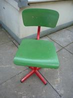Vrolijk buisframe schoolstoeltje Hout en metalen onderstel, Ophalen of Verzenden, Gebruikt, Stoel(en)