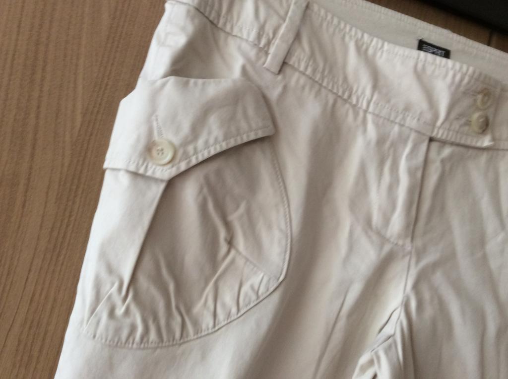 Broek.   Drie kwart.   mt. 36.    van.   Esprit!, Verzenden, Zo goed als nieuw