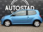 Renault Twingo 1.2-16V Night & Day NL-Auto / 1ste Eigenaar /, Auto's, Twingo, Zwart, 4 cilinders, Leder en Stof
