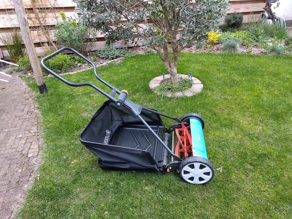 Gardena handgrasmaaier met opvangbak, Ophalen