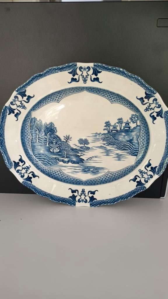 Engels porseleinen ovaal bord Royal Tudor, Antiek en Kunst, Antiek | Porselein, Ophalen of Verzenden