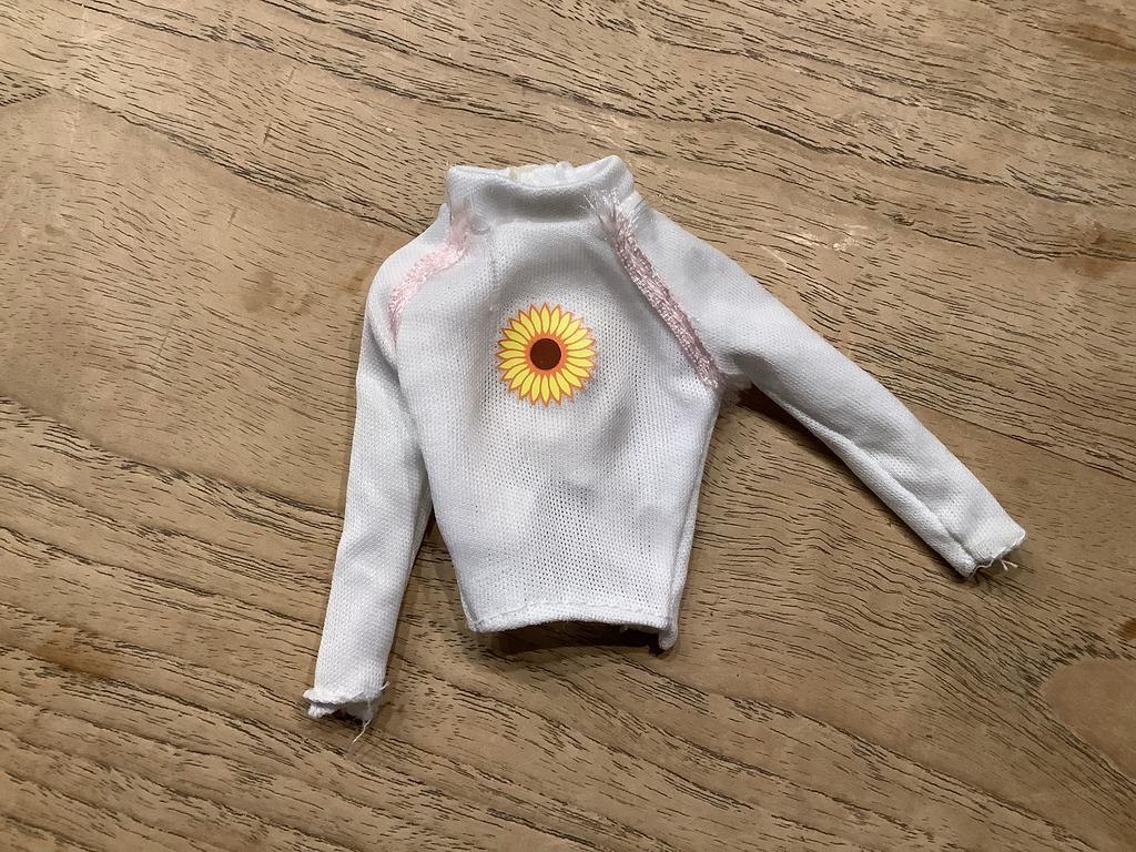 Barbie shirt, Ophalen of Verzenden, Zo goed als nieuw, Kleertjes