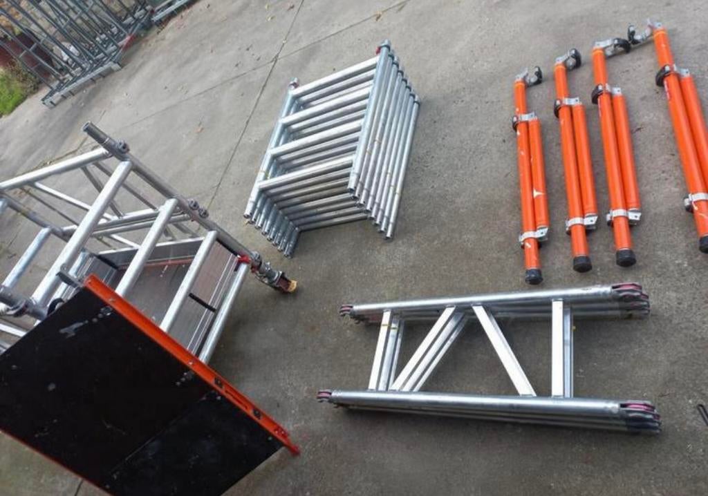 Te Huur ! Altrex MiTower Rolsteiger, Doe-het-zelf en Verbouw, Steigers, Ophalen, Gebruikt, Rolsteiger of Kamersteiger, 5 meter of hoger