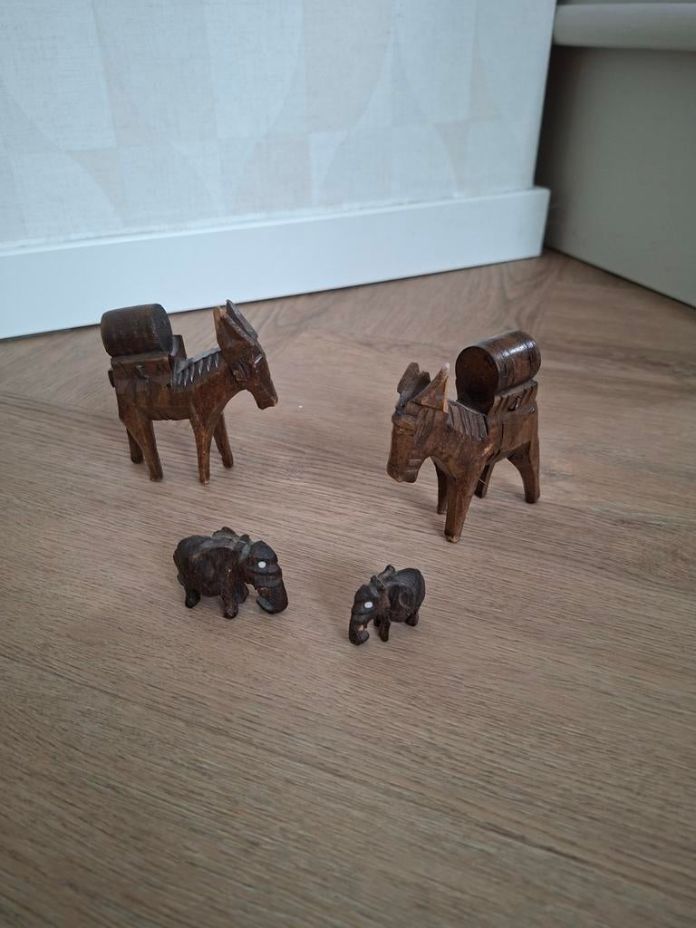 Houten ezels en olifantjes, Verzamelen, Beelden en Beeldjes, Ophalen of Verzenden, Gebruikt, Dier