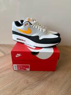 Nike Air Max 1 University Gold - Nieuw in doos - Maat 46, Ophalen of Verzenden, Nieuw, Overige kleuren, Sneakers of Gympen