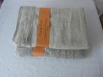  2 jade groen badlakens handdoek 70x140 Nieuw, Ophalen of Verzenden, Nieuw, Groen, Handdoek