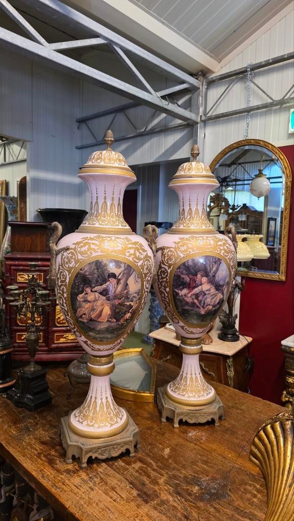 Grote Franse Sèvres Porseleinen Vazen, Antiek en Kunst, Ophalen