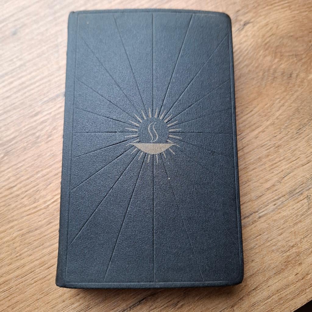 De Godslamp. Liturgisch gebedenboek voor kerk en gezin., Ophalen of Verzenden, Gelezen, Christendom | Katholiek