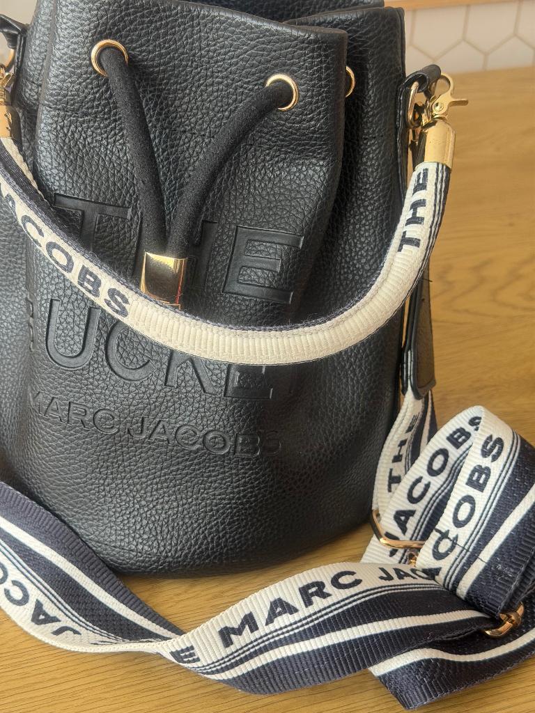 The bucket marc jacobs dames tas, Ophalen of Verzenden, Zo goed als nieuw, Zwart, Schoudertasje