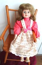 Porseleinen pop. Blond lang haar en blauwe ogen, Ophalen of Verzenden, Zo goed als nieuw, Pop