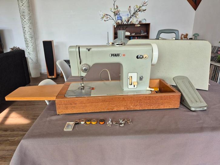 Pfaff 90 naaimachine, vintage, Hobby en Vrije tijd, Naaimachines en Toebehoren, Gebruikt, Ophalen