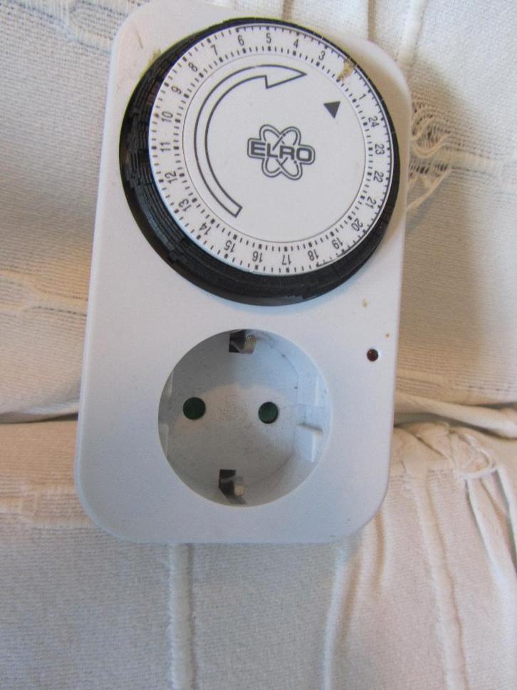 Drie tijdschakelaars, Doe-het-zelf en Verbouw, Elektra en Kabels, Gebruikt, Schakelaar, Ophalen