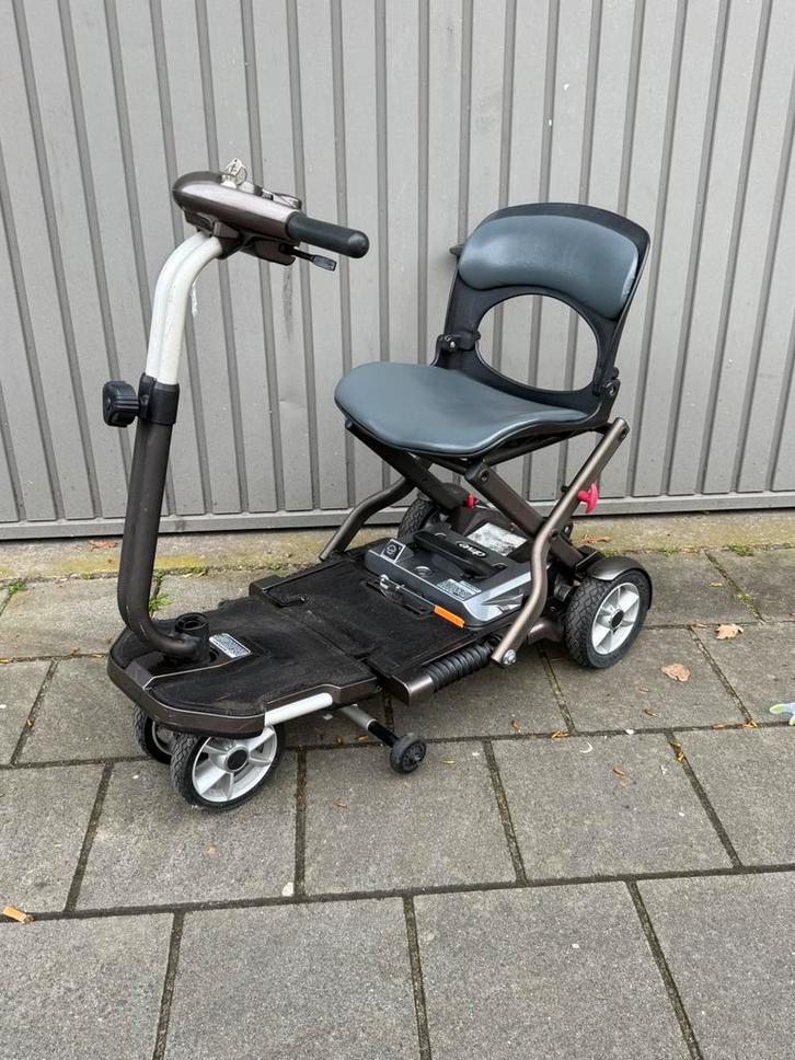 Mango bobby brio opvouwbare reis scootmobiel, Diversen, Rolstoelen, Zo goed als nieuw, Elektrische rolstoel, Inklapbaar, Ophalen