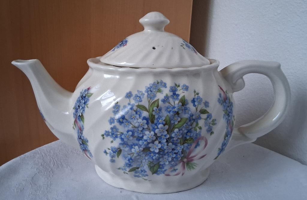Meander theepot met vergeet-mij-nietjes *eureka*, Antiek en Kunst, Ophalen of Verzenden