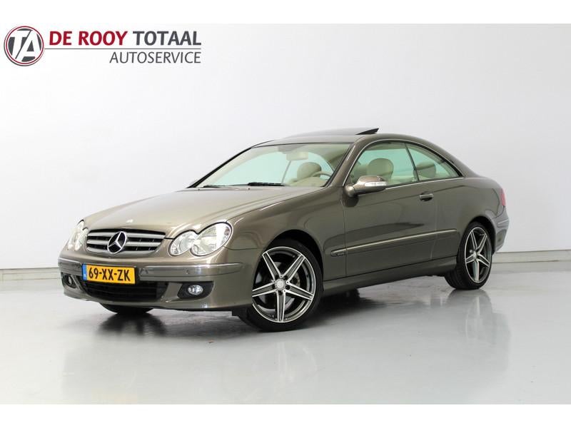 Mercedes-Benz CLK-Klasse Coupé 280 Elegance 232PK, RIJKLAAR, Auto's, Automaat, Gebruikt, Beige, 1500 kg