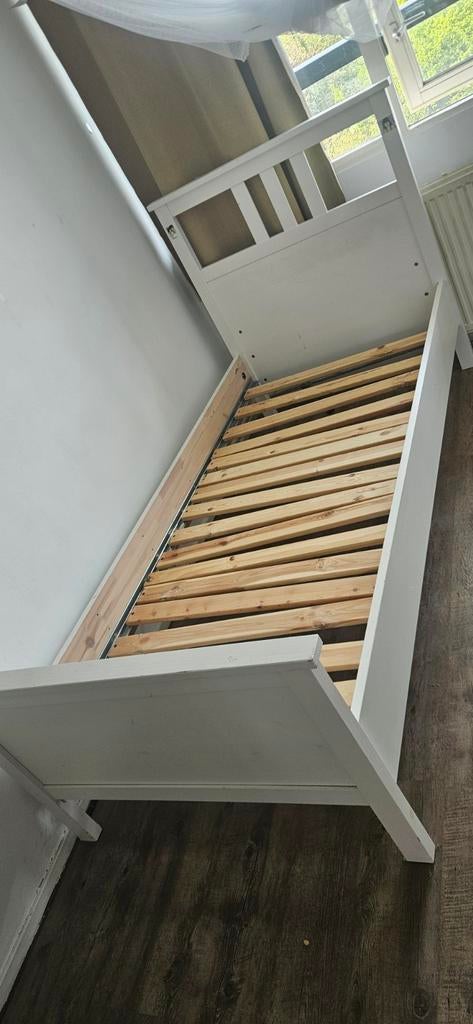 GRATIS Wit eenpersoonsbed met lattenbodem, Huis en Inrichting, Slaapkamer | Bedden, 90 cm, Eenpersoons, Wit, Ophalen of Verzenden