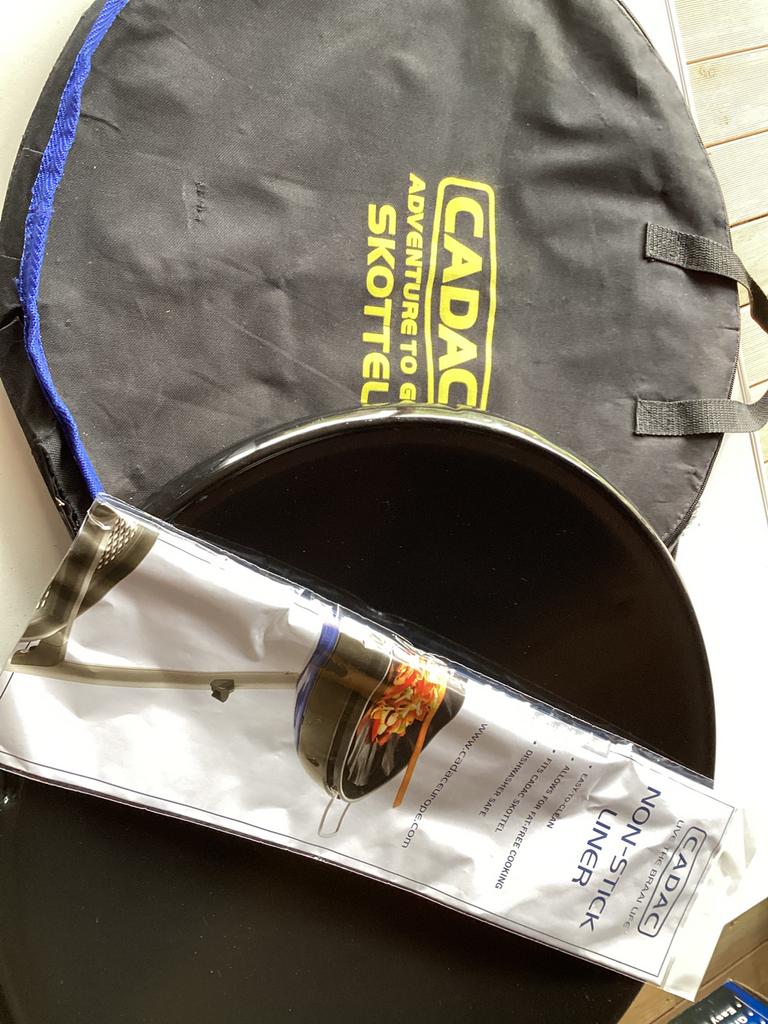 Cadac skottel bakpan 50cm met nieuwe anti aanbakfolie, Ophalen, Zo goed als nieuw