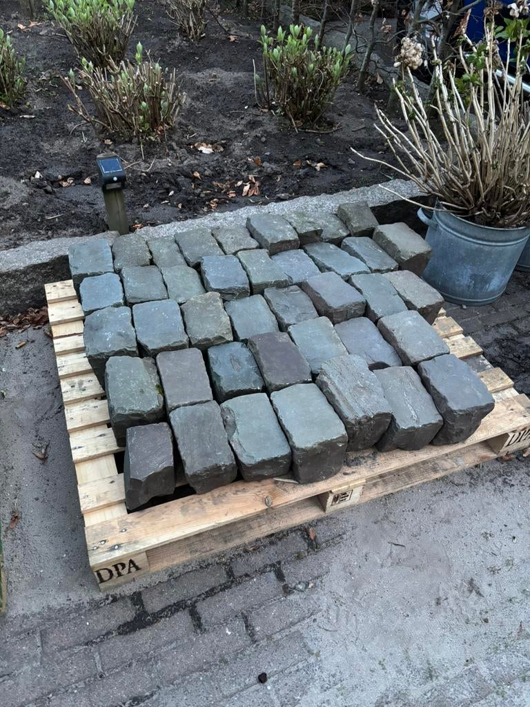 Authentieke natuursteen kasseien – 120 stuks – topkwaliteit, Tuin en Terras, Tegels en Klinkers, Zo goed als nieuw, Overige typen