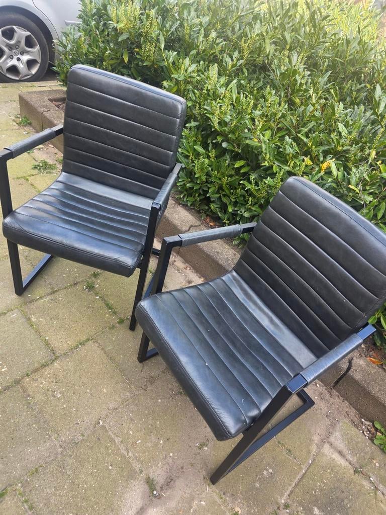 Twee donkergrijze stoelen met metalen frame, Ophalen, Gebruikt, Grijs, Twee