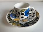 Arabia Paratiisi Bord Koffiekop Schotel Birger Kaipiainen, Ophalen of Verzenden, Zo goed als nieuw, Porselein, Kop(pen) en/of Schotel(s)
