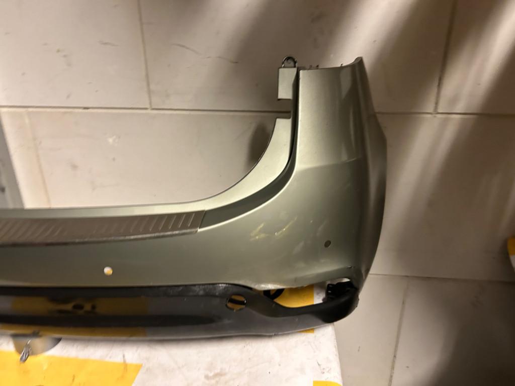 Achterbumper KIA CARENS 422803390 bumper 866-12-A4000, Heolleung-ro 12
06797  Seoul, Ophalen of Verzenden, Achter, Bumper