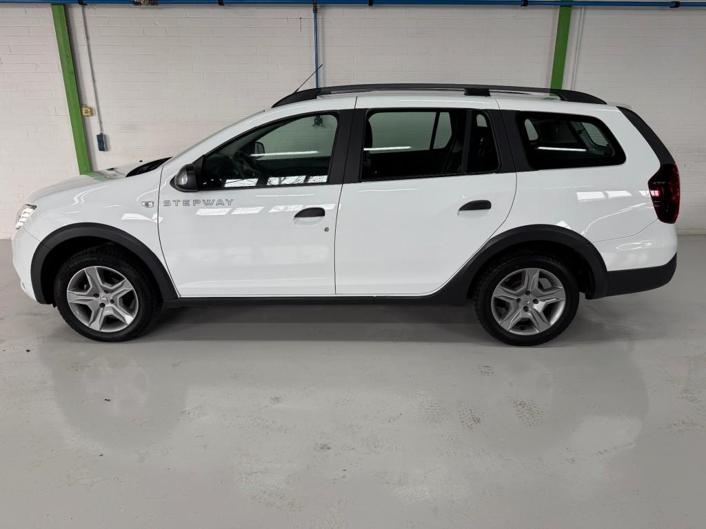 Dacia LOGAN 0.9 TCE STEPWAY / Trekhaak / PDC / Achteruitrijc, Auto's, Dacia, 898 cc, Gebruikt, Euro 6, Bedrijf