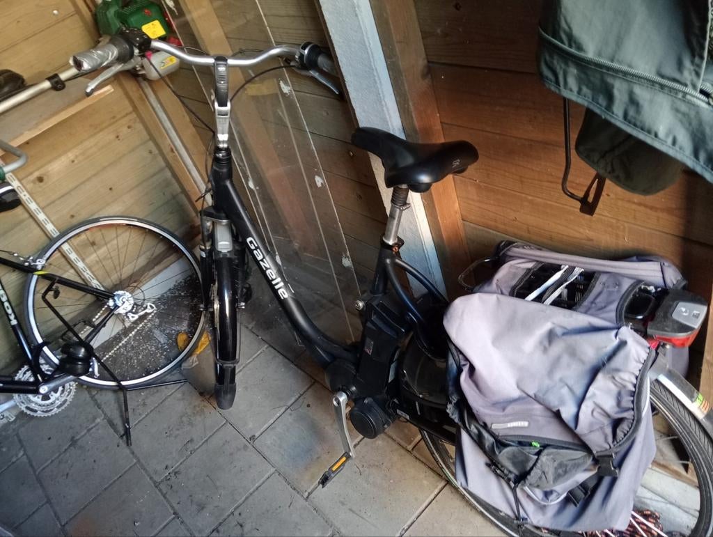 Gebruikte Gazelle elektrische fiets met fietstassen, Gebruikt, Ophalen of Verzenden, 51 tot 55 cm, Gazelle