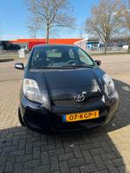 Toyota Yaris 1.0 12V Vvt-i 5DR Terra 2009 Zwart, Auto's, Voorwielaandrijving, 40 €/maand, 750 kg, Zwart
