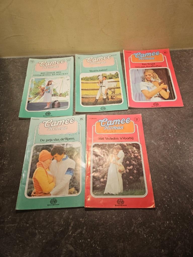 Camee Roman x 5, Ophalen of Verzenden, Zo goed als nieuw