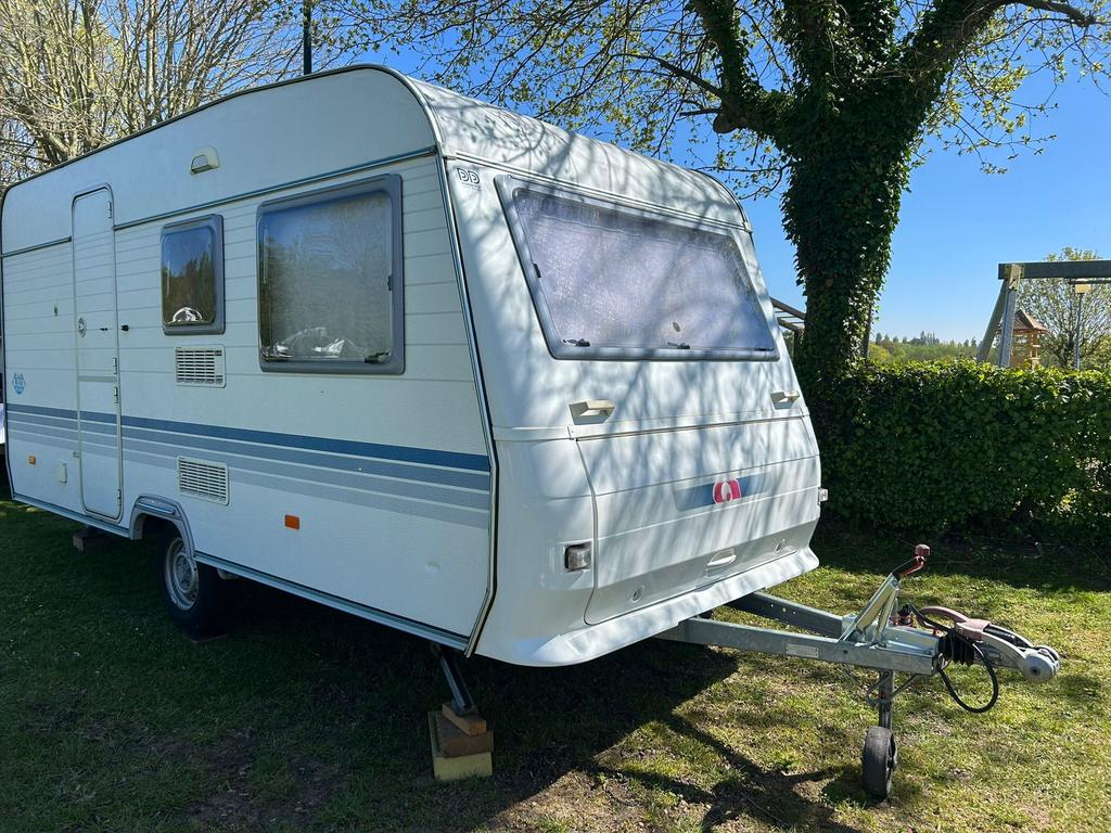 Adria Altea 430DD, Caravans en Kamperen, Omvormbare zithoek, Treinzit, 750 - 1000 kg, Particulier