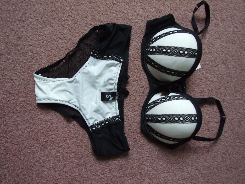 WOW Ten Cate nieuwe lingeriesetje 80B S zwart/wit, WOW Ten Cate, Ophalen of Verzenden, Overige kleuren, Setje