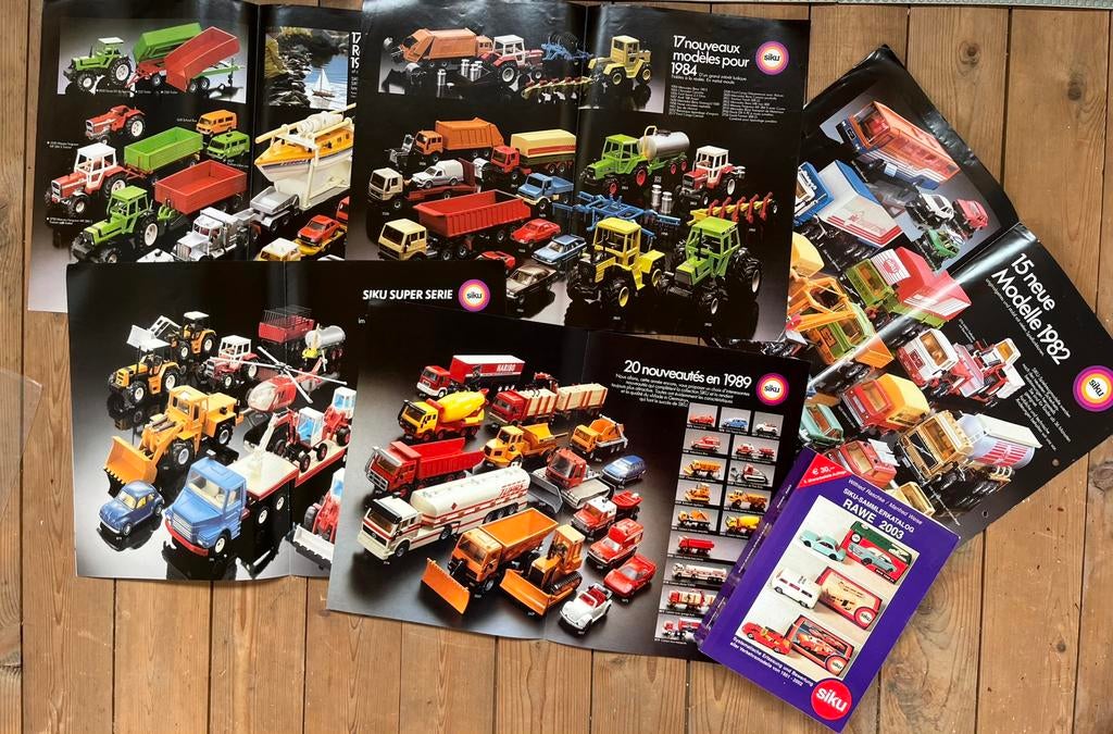 Siku brochures A4 en verzamel boek, Hobby en Vrije tijd, Ophalen of Verzenden, Zo goed als nieuw