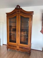 Antieke Vitrinekast met Sierlijk Houtsnijwerk, Ophalen