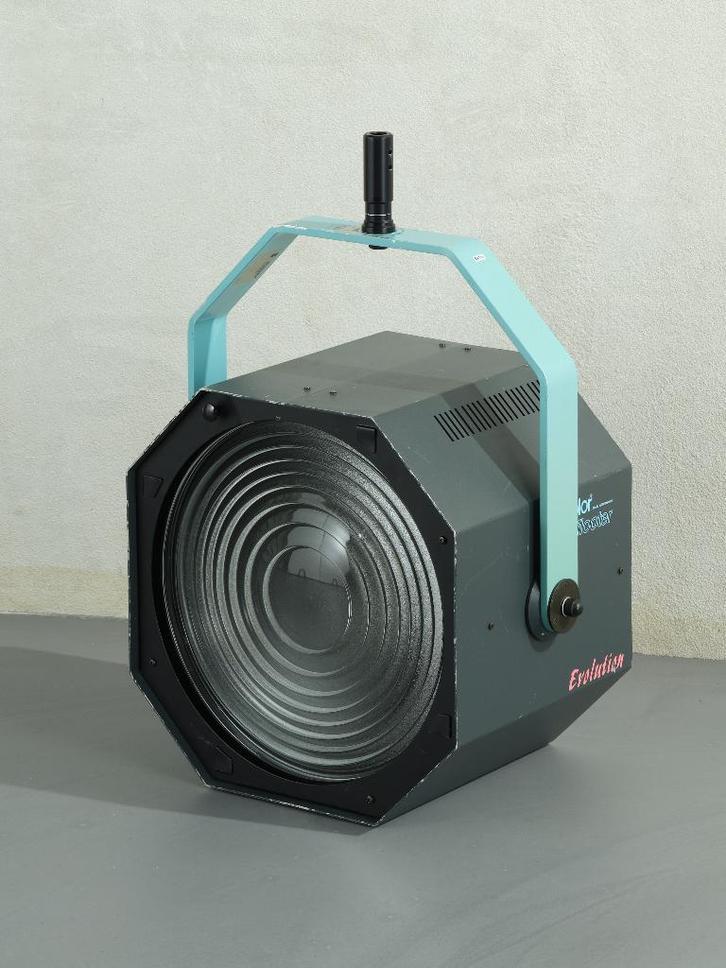 Broncolor Pulso Flooter fresnel spot incl. spigot, Audio, Tv en Foto, Fotografie | Fotostudio en Toebehoren, Gebruikt, Lamp of Flitsset