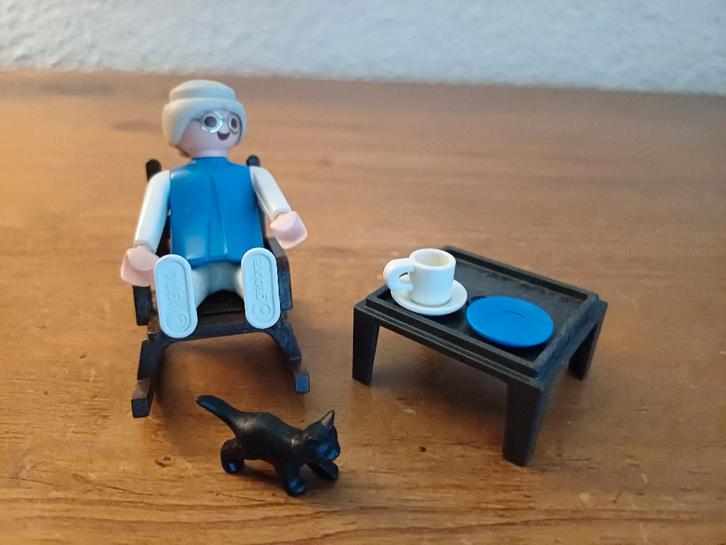 Playmobil Oma in schommelstoel, Kinderen en Baby's, Speelgoed | Playmobil, Zo goed als nieuw, Los playmobil, Ophalen of Verzenden