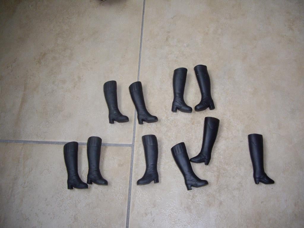 vintage barbie schoentjes /laarzen per paar, Ophalen of Verzenden, Accessoires